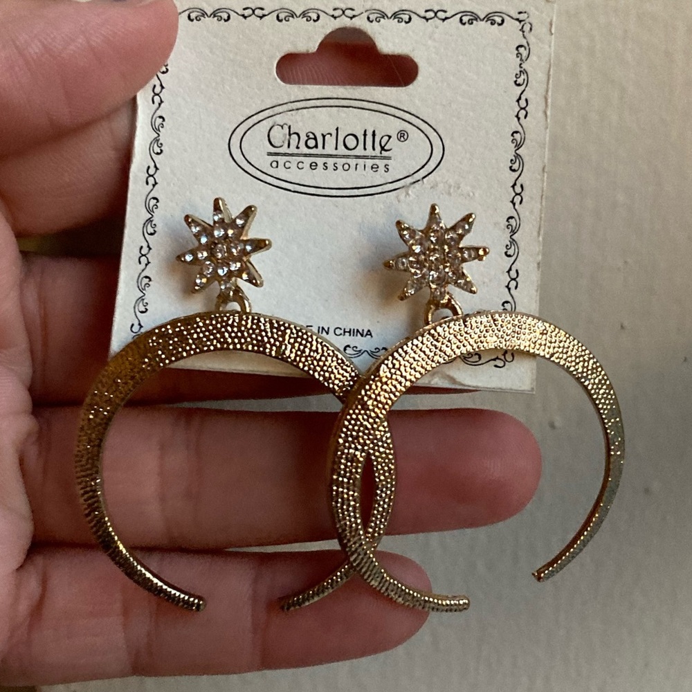 BRAND NEW EARRINGS MOTHERS DAY CLEARANCE SALE PRICE WILL INCREASE SOON